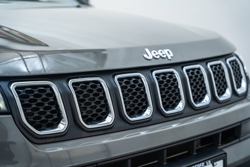Used 2024 Jeep Compass Latitude AWD/4WD image 13