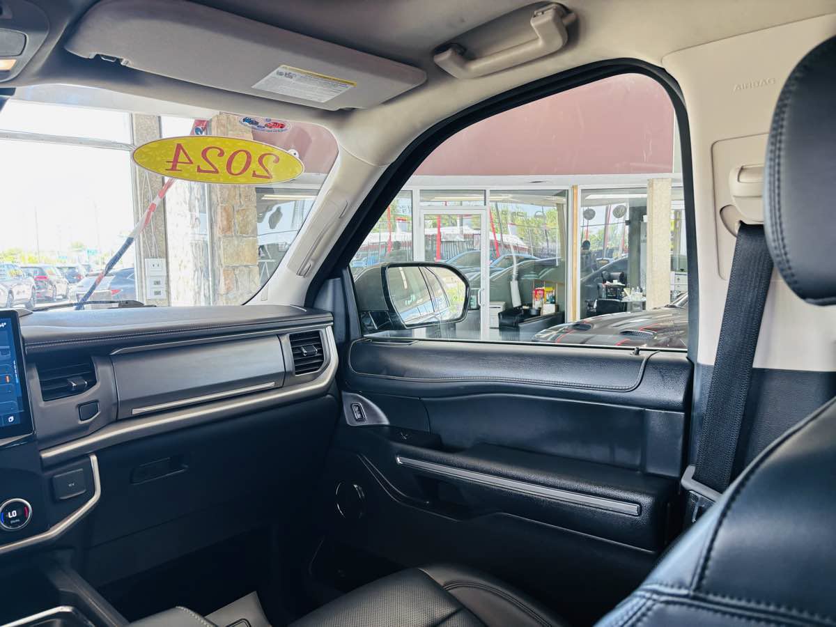 Used 2024 Ford Expedition Max XLT AWD/4WD image 38