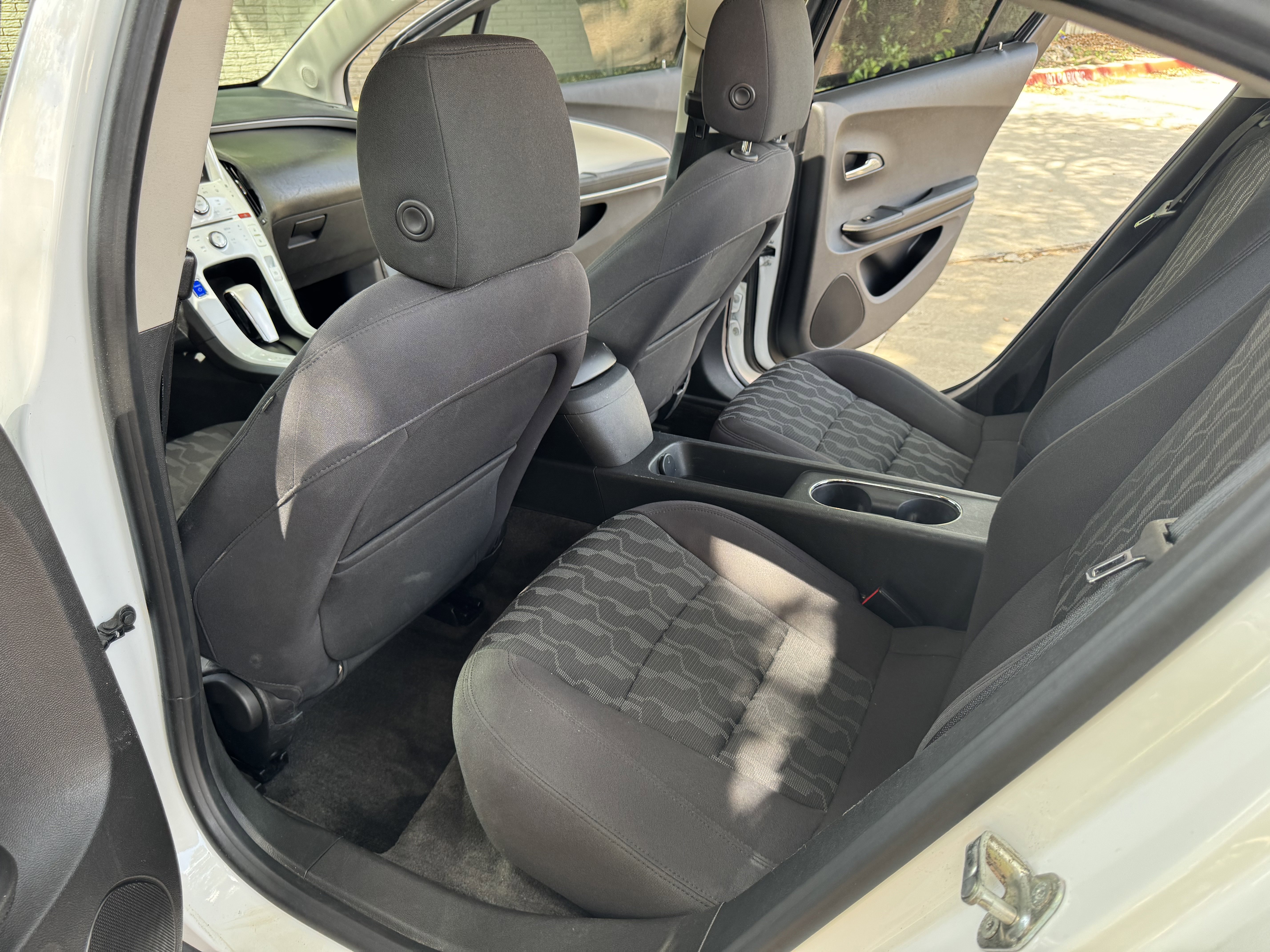Used 2012 Chevrolet Volt FWD image 21