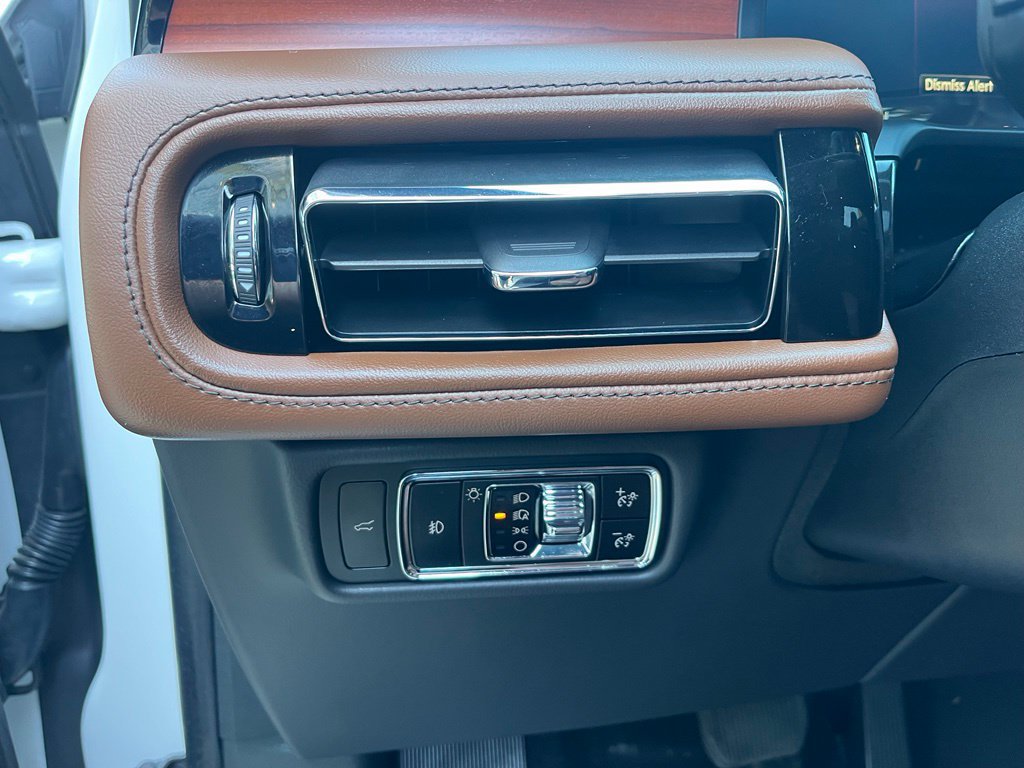 Certified 2024 Lincoln Aviator Reserve w/ Equipment Group 201A AWD/4WD image 41