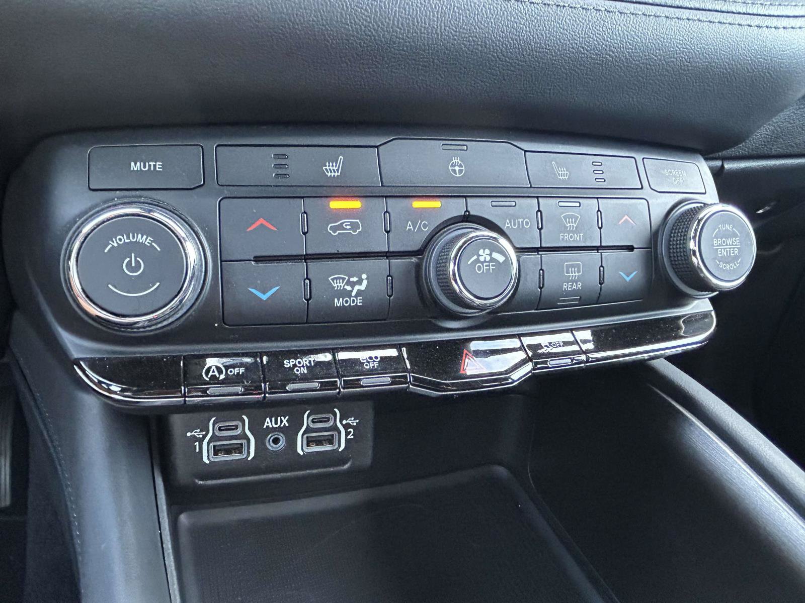 Used 2024 Dodge Durango SXT w/ Trailer Tow Group IV AWD/4WD image 21