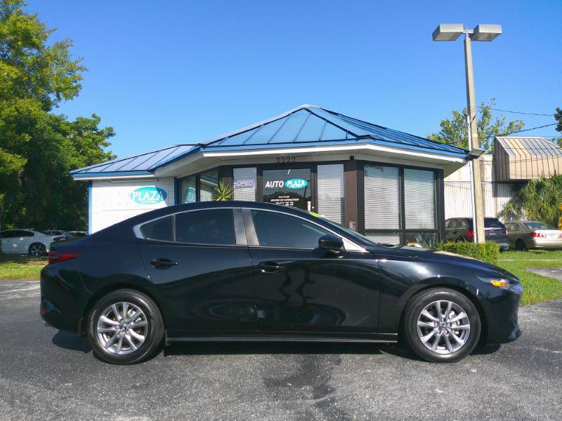 Used 2020 MAZDA MAZDA3 Sedan FWD image 8
