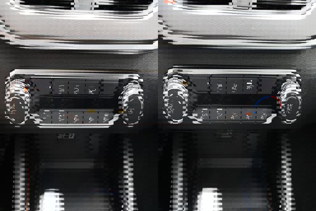 Used 2025 Nissan Altima 2.5 SR image 22