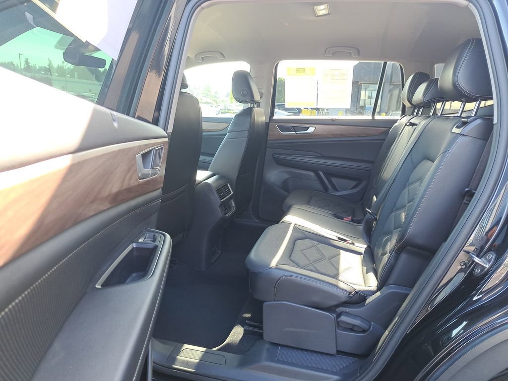 Used 2024 Volkswagen Atlas SE AWD/4WD image 12