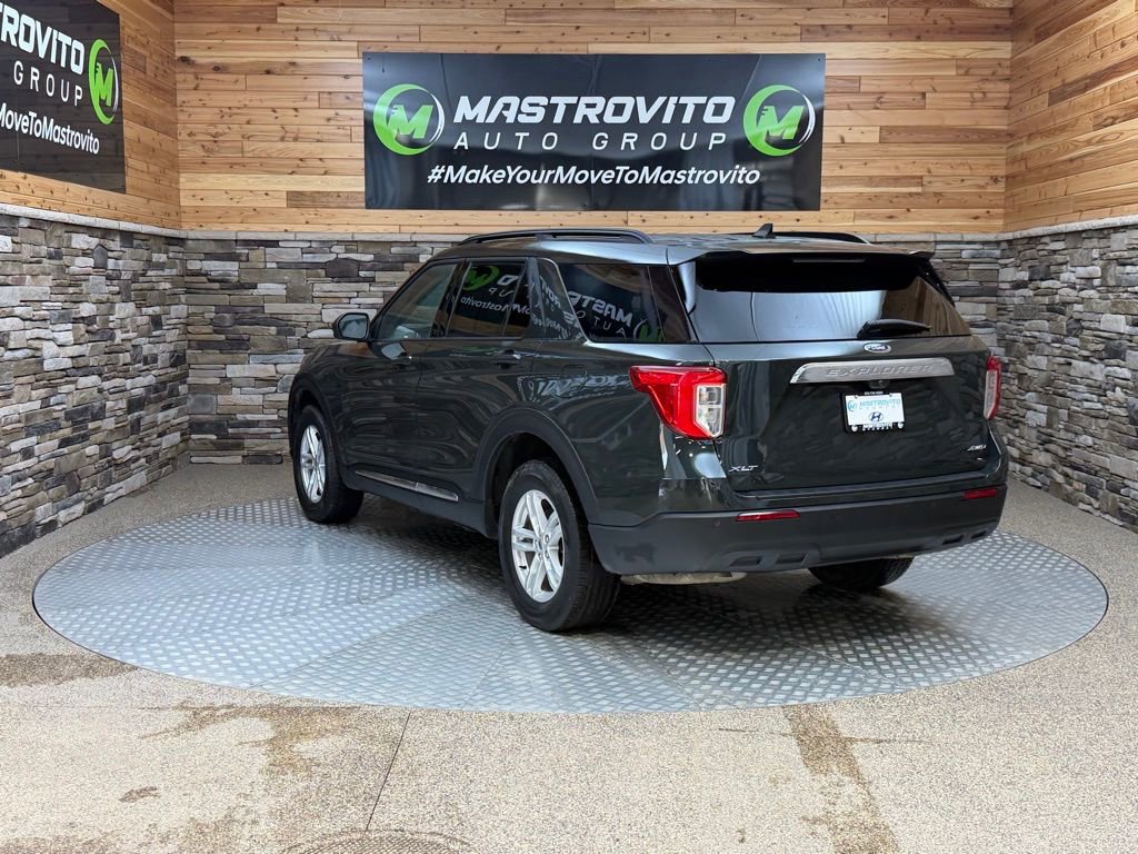 Used 2023 Ford Explorer XLT image 7