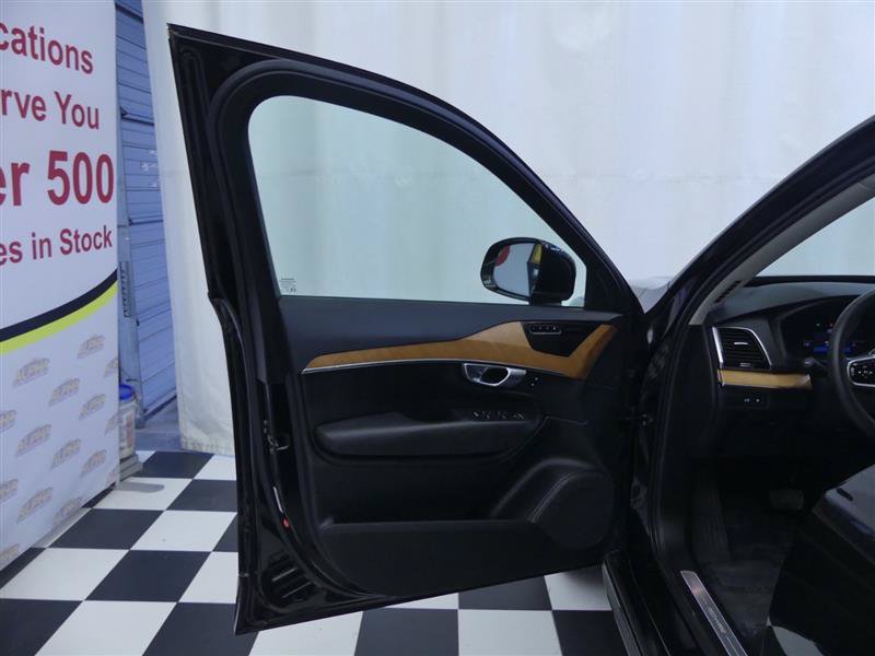 Used 2023 Volvo XC90 T8 Plus AWD/4WD image 25