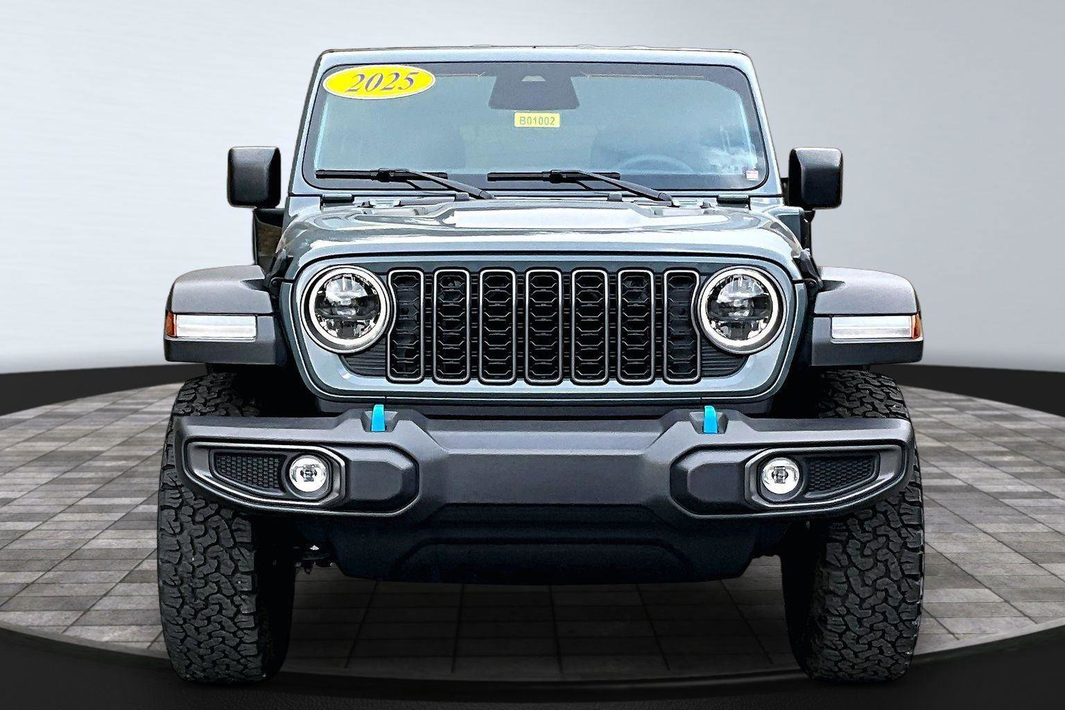 Used 2025 Jeep Wrangler Unlimited Rubicon 4xe image 4