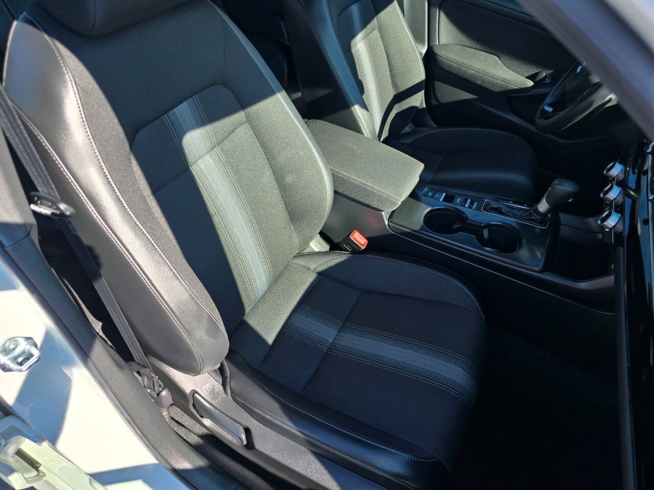 Used 2025 Honda Civic Sport image 28