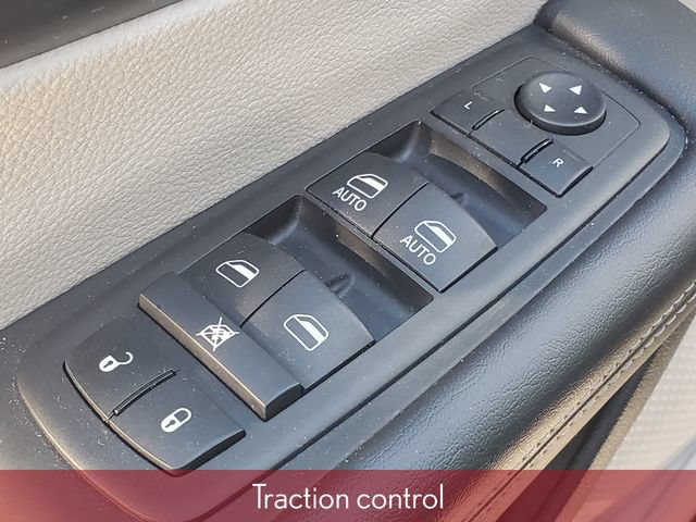 Used 2024 Chrysler Pacifica Touring-L FWD image 27