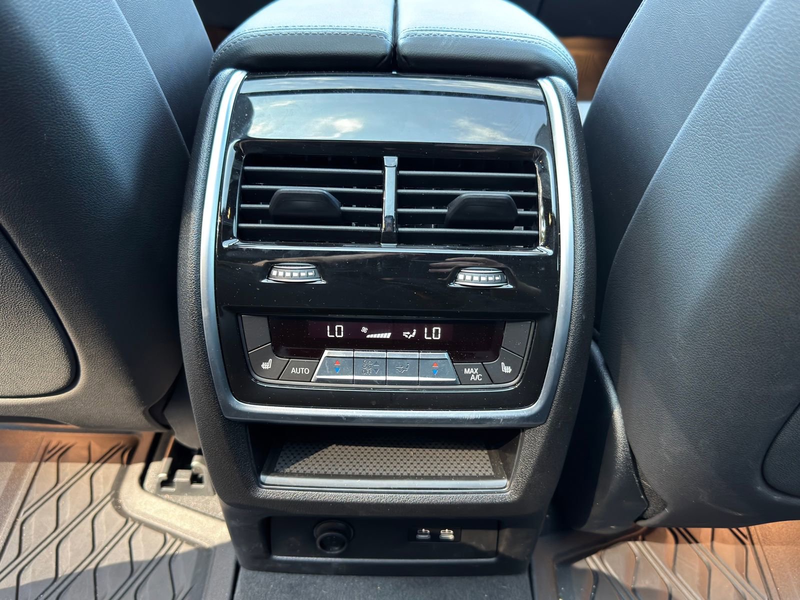 Used 2026 BMW X5 xDrive40i w/ M Sport Package image 16