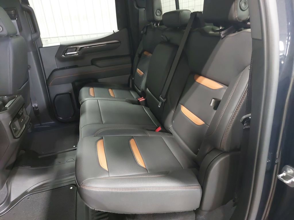 Used 2023 GMC Sierra 1500 AT4 w/ AT4 Preferred Package AWD/4WD image 13