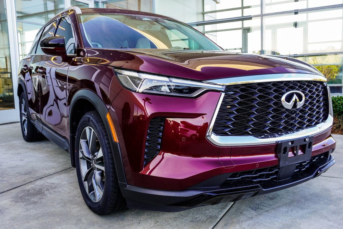 Used 2023 INFINITI QX60 Luxe w/ Performance Audio Package image 4
