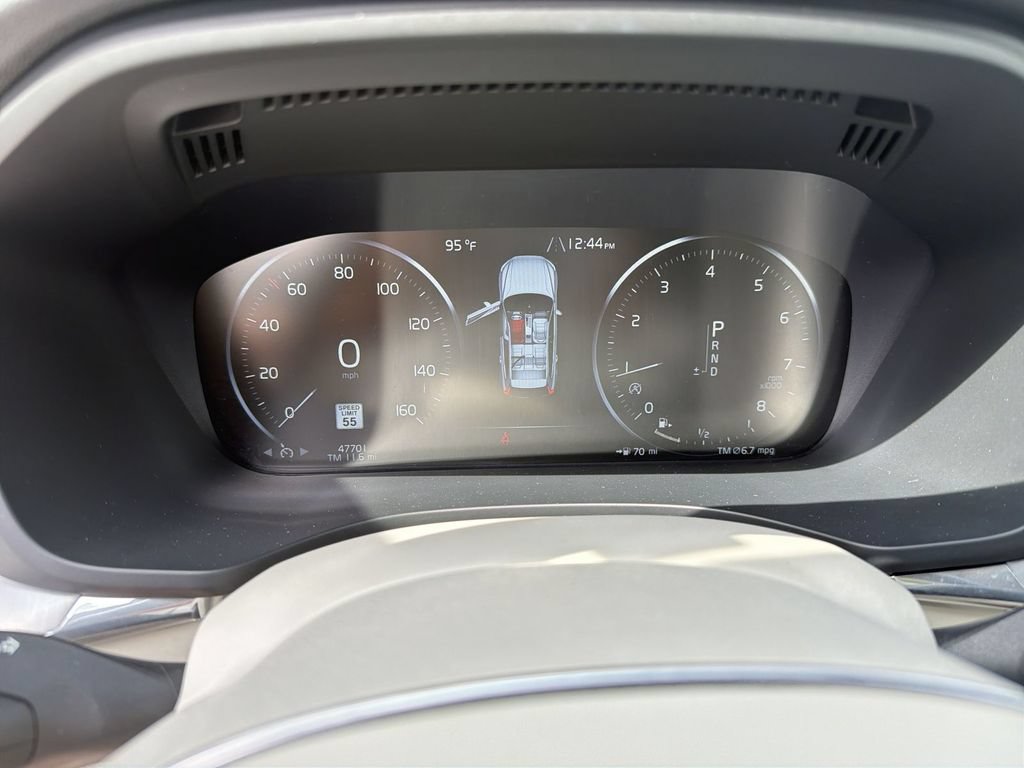 Used 2018 Volvo XC60 T6 Momentum w/ Advanced Package AWD/4WD image 26