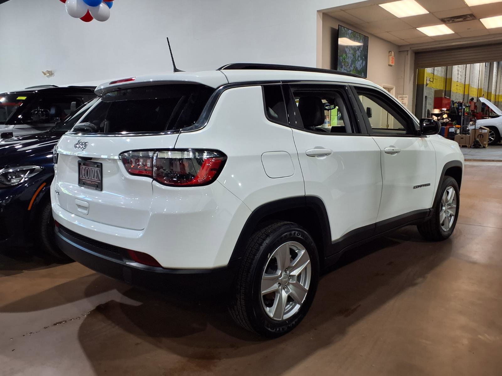 Used 2022 Jeep Compass Latitude AWD/4WD image 6