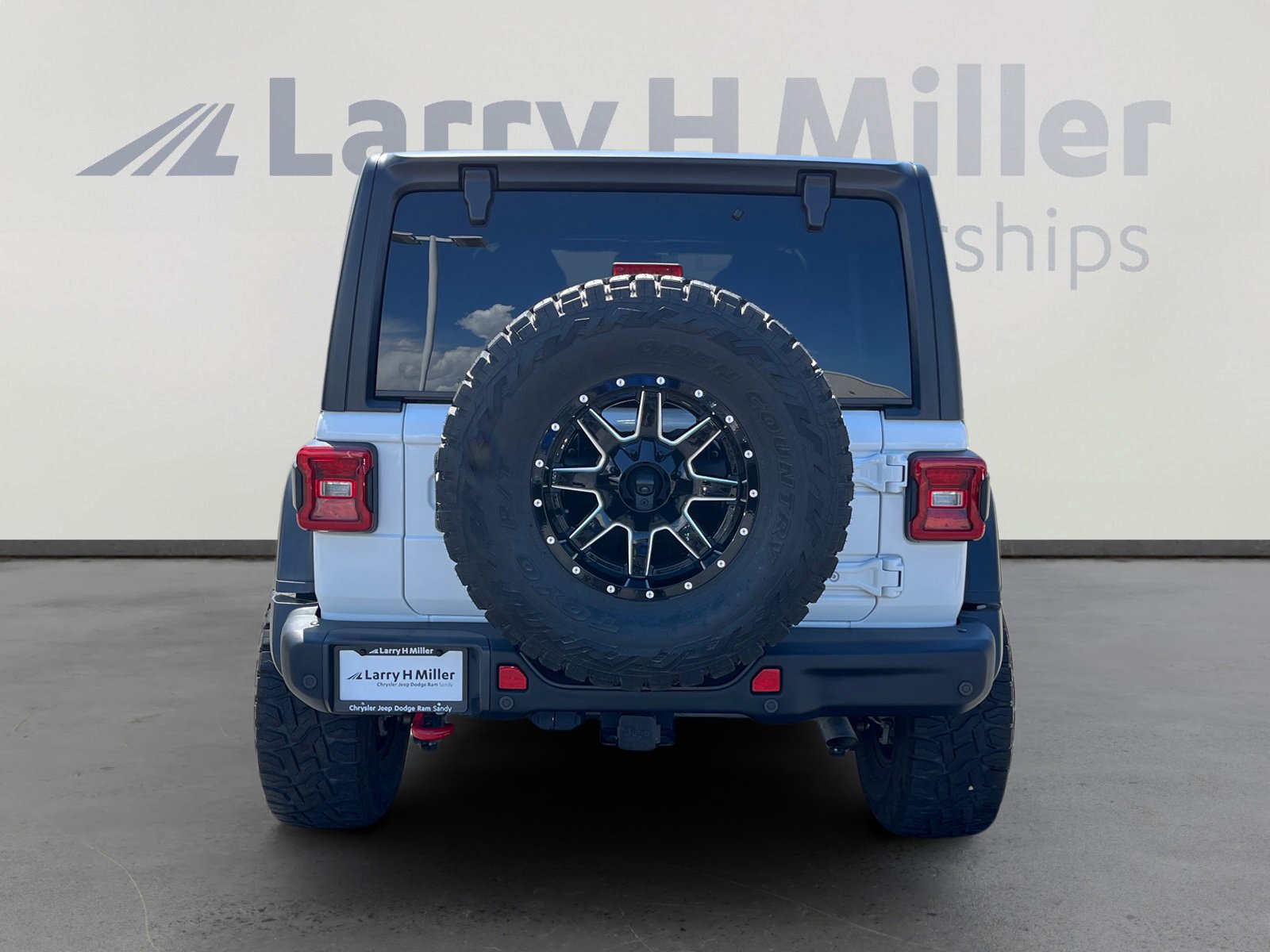Used 2020 Jeep Wrangler Unlimited Rubicon w/ Steel Bumper Group AWD/4WD image 4