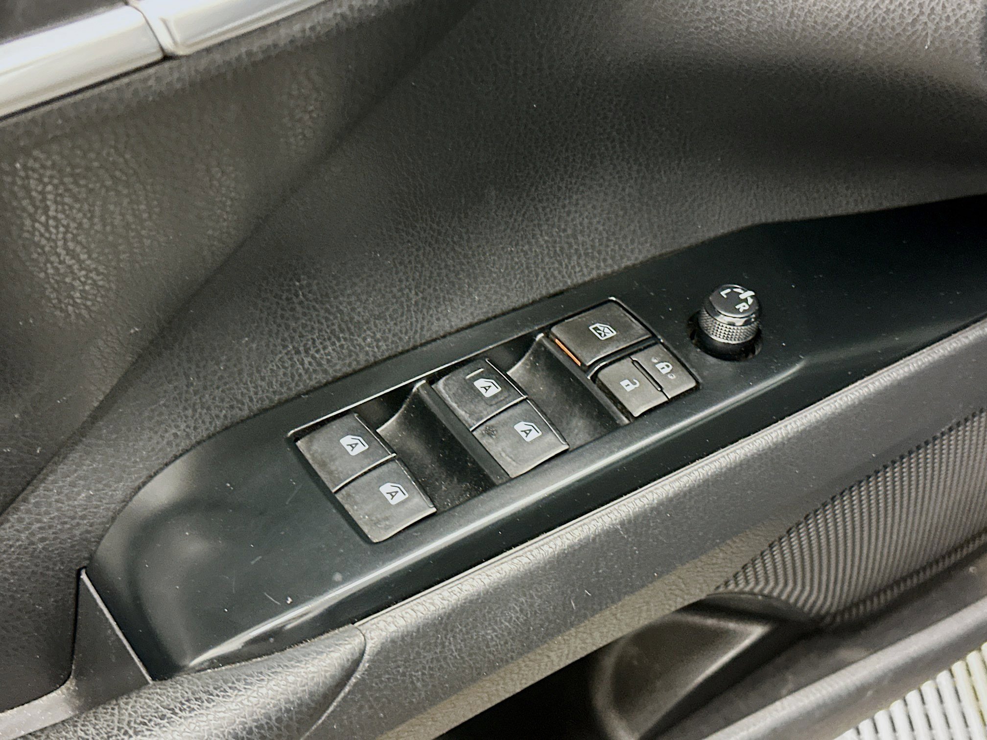 Used 2019 Toyota Camry LE image 15