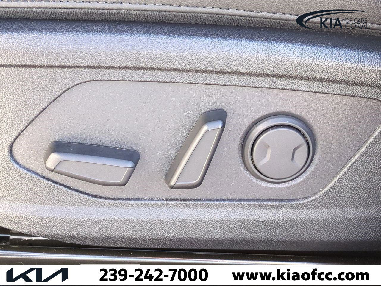 Used 2025 Kia Sorento S w/ Panoramic Sunroof Package image 19