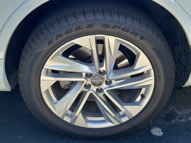 Used 2020 Audi Q7 3.0T Premium Plus image 4