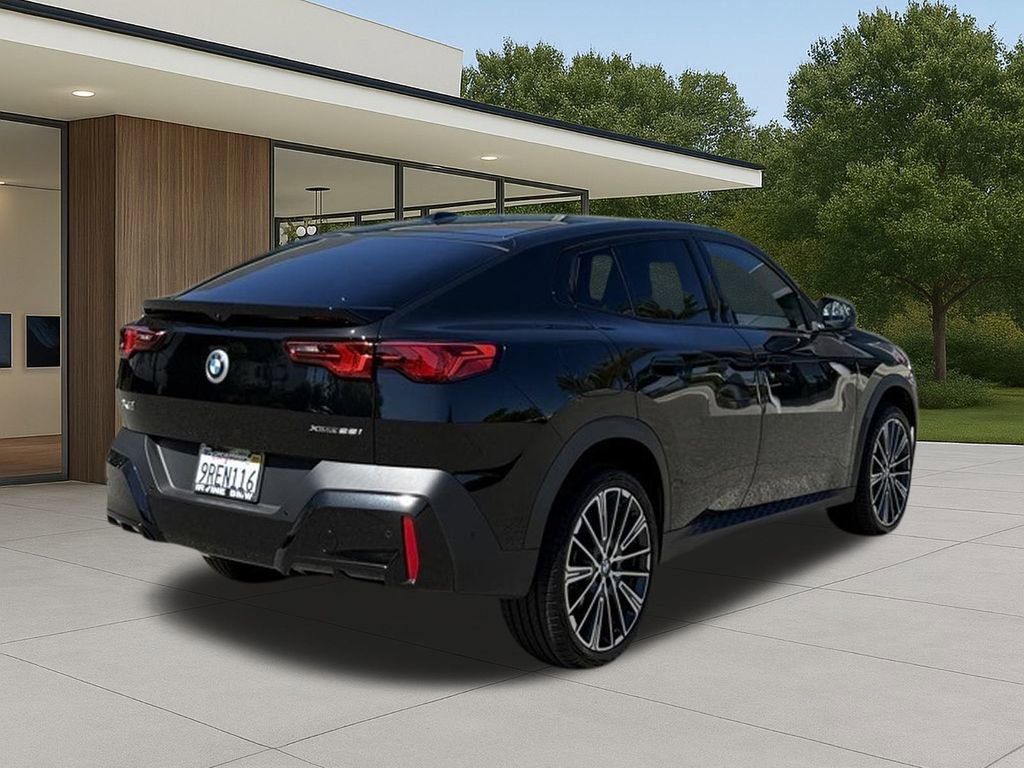 Used 2025 BMW X2 xDrive28i w/ Technology Package image 6