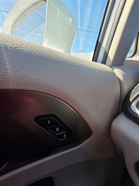 Used 2022 Chrysler Pacifica Touring-L FWD image 19