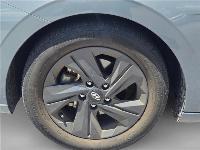 Used 2022 Hyundai Elantra SEL w/ Convenience Package FWD image 9