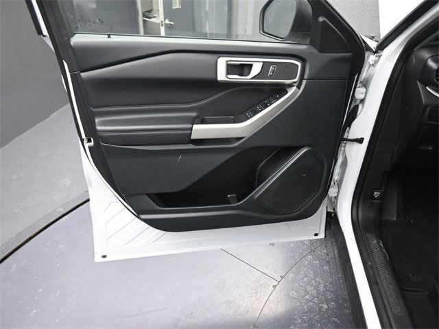 Used 2023 Ford Explorer XLT w/ Equipment Group 202A image 17