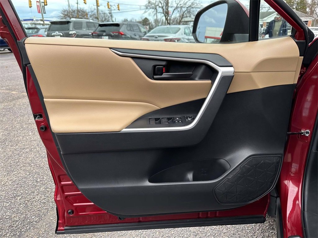 Certified 2021 Toyota RAV4 LE image 18