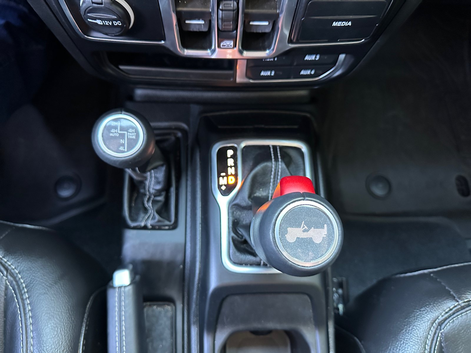 Used 2023 Jeep Wrangler Unlimited Sahara w/ Cold Weather Group AWD/4WD image 24