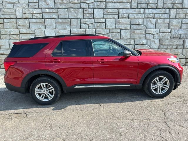 Used 2023 Ford Explorer XLT AWD/4WD image 6