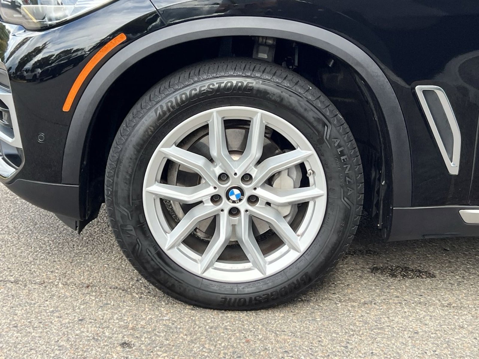 Used 2023 BMW X5 xDrive40i w/ Parking Assistance Package image 13