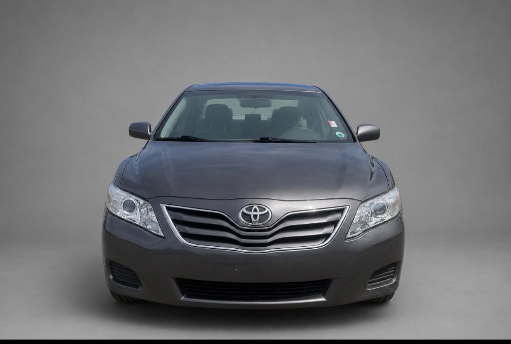 Used 2011 Toyota Camry LE w/ LE Extra-Value Pkg FWD image 2