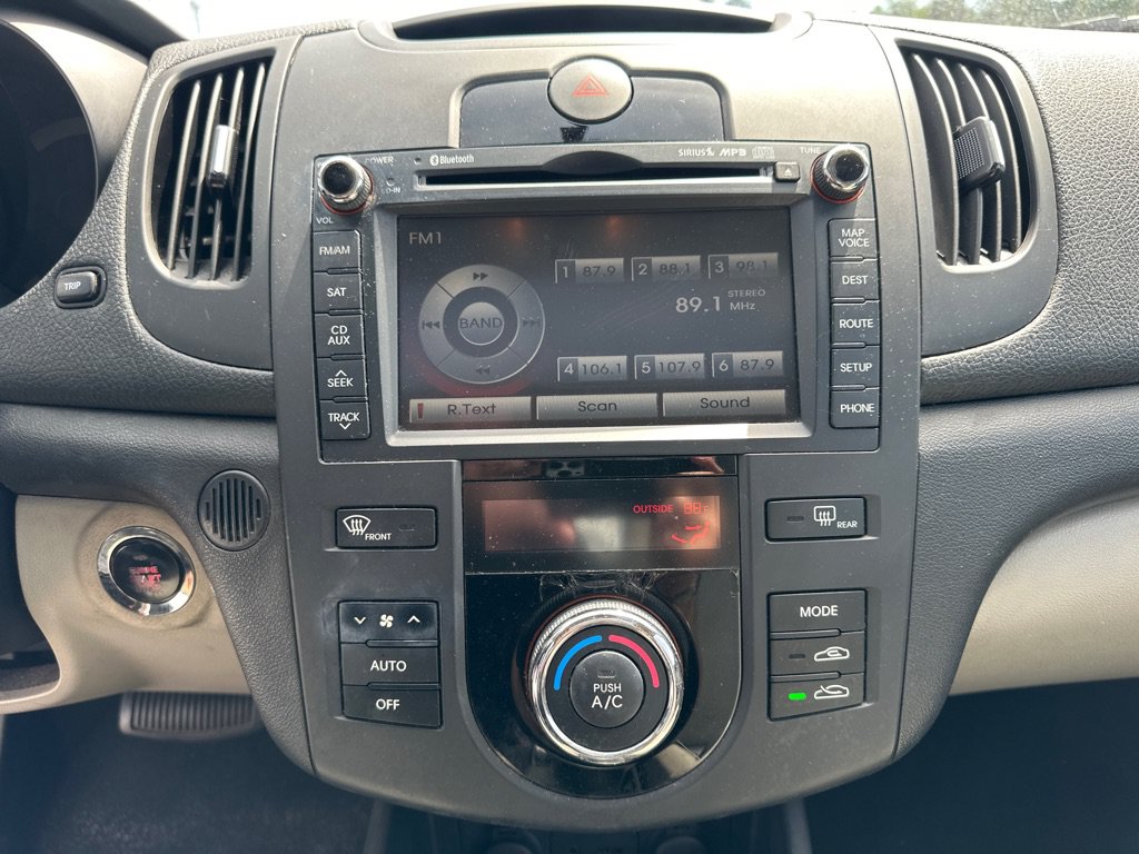 Used 2012 Kia Forte EX w/ Tech Pkg FWD image 13