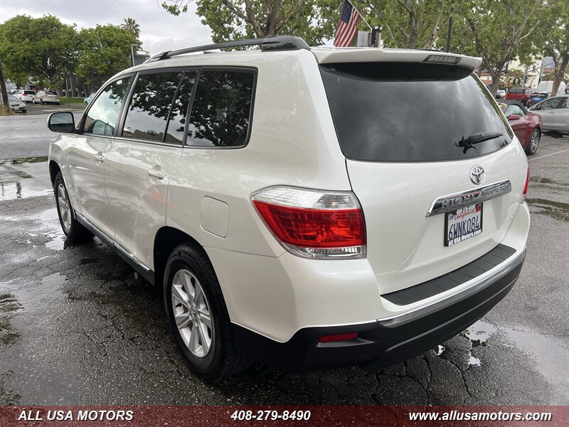 Used 2012 Toyota Highlander SE w/ Tow Pkg image 7