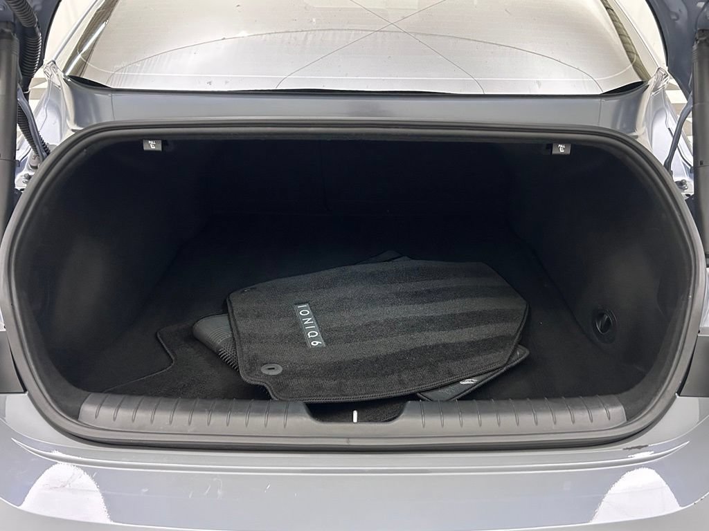 Used 2024 Hyundai Ioniq 6 Limited RWD image 9