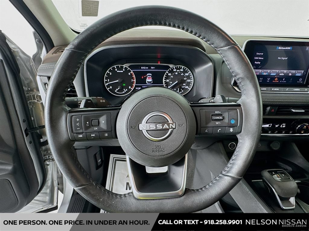 Used 2023 Nissan Rogue SV w/ SV Premium B Package FWD image 11