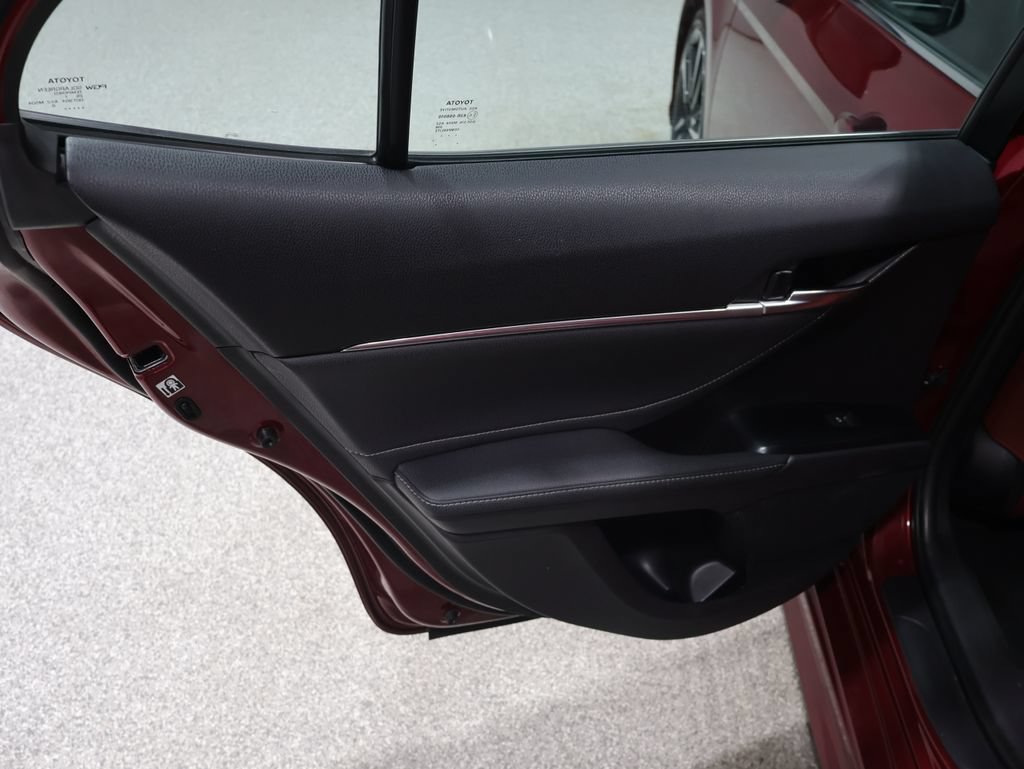 Used 2018 Toyota Camry XSE FWD image 18