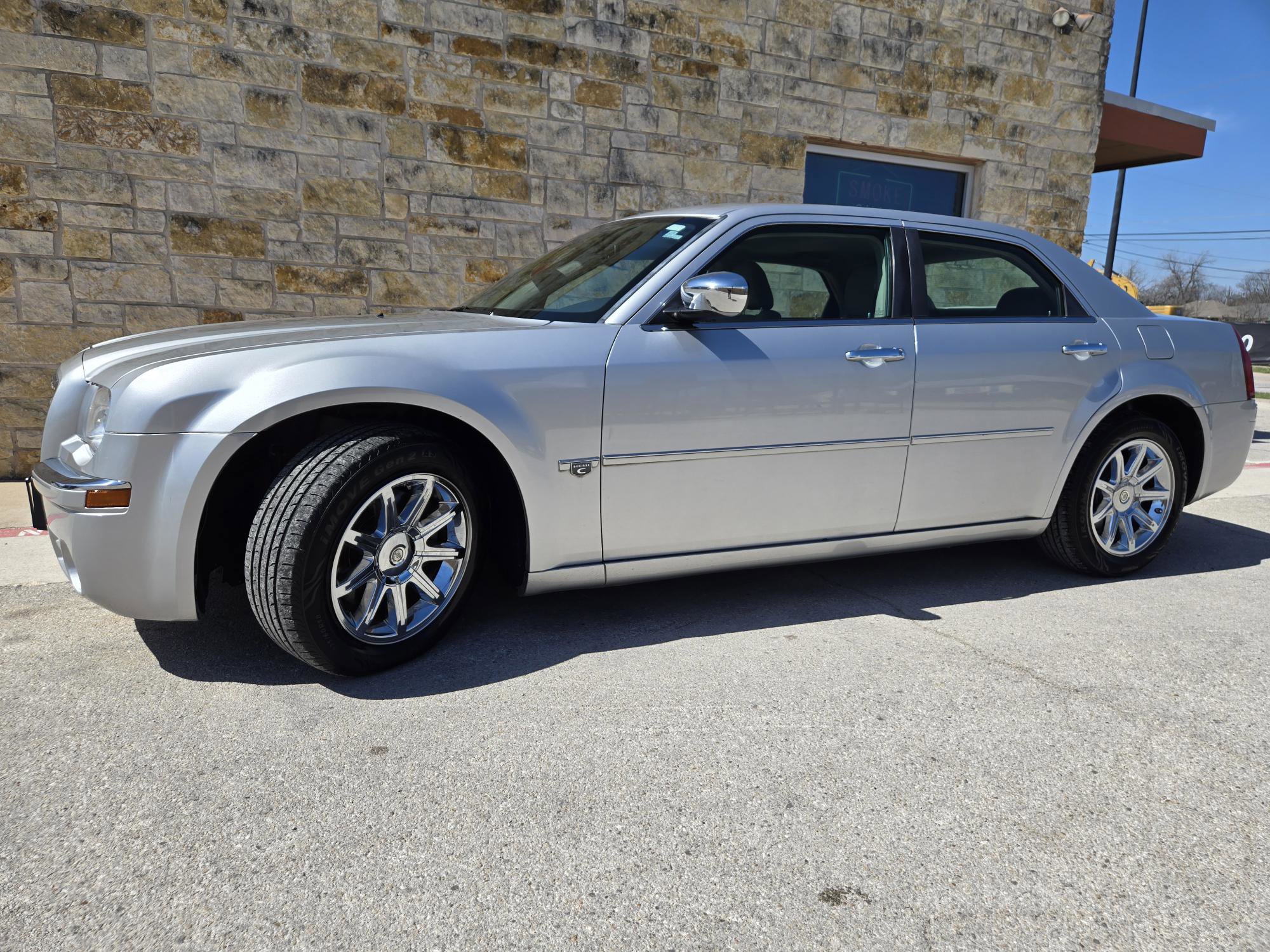 Used 2006 Chrysler 300 C image 2