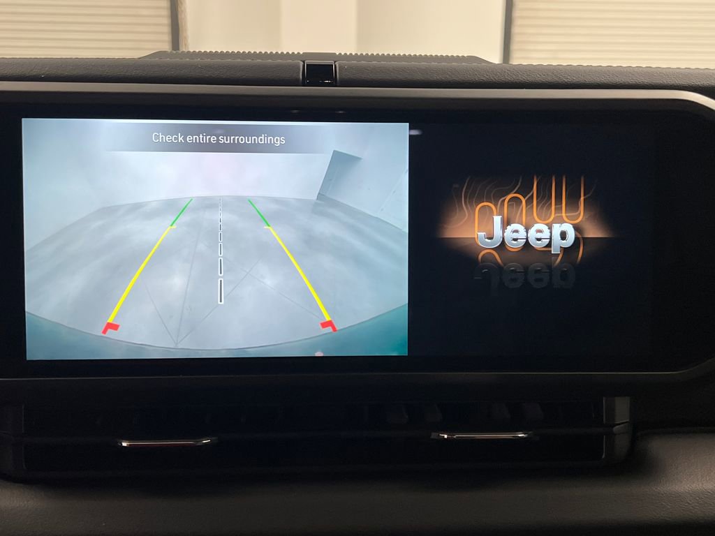 Used 2024 Jeep Wrangler Unlimited Rubicon w/ XTREMEE 35" Tire Package AWD/4WD image 54