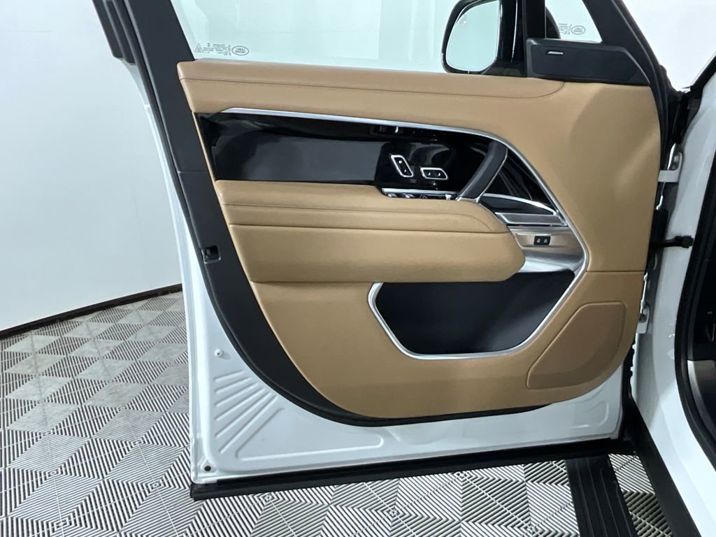Certified 2023 Land Rover Range Rover SE AWD/4WD image 18