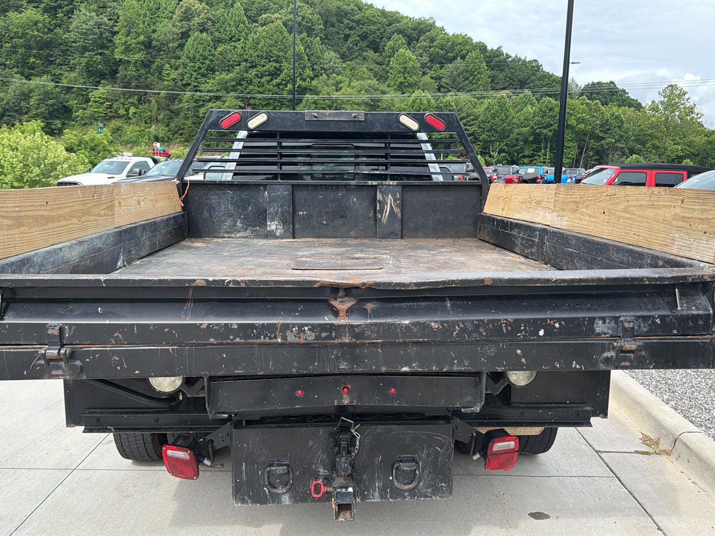 Used 2023 Ford F550 4x4 SuperCab Super Duty image 5
