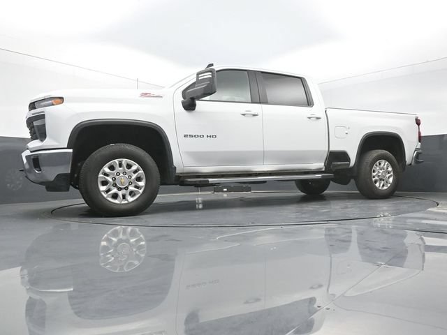 Used 2025 Chevrolet Silverado 2500 LT AWD/4WD image 45