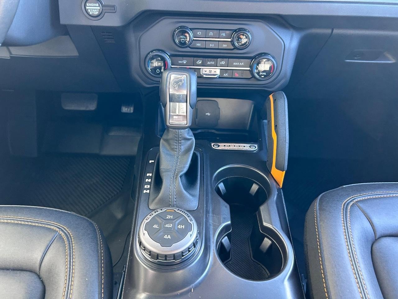 Used 2024 Ford Bronco Badlands image 14