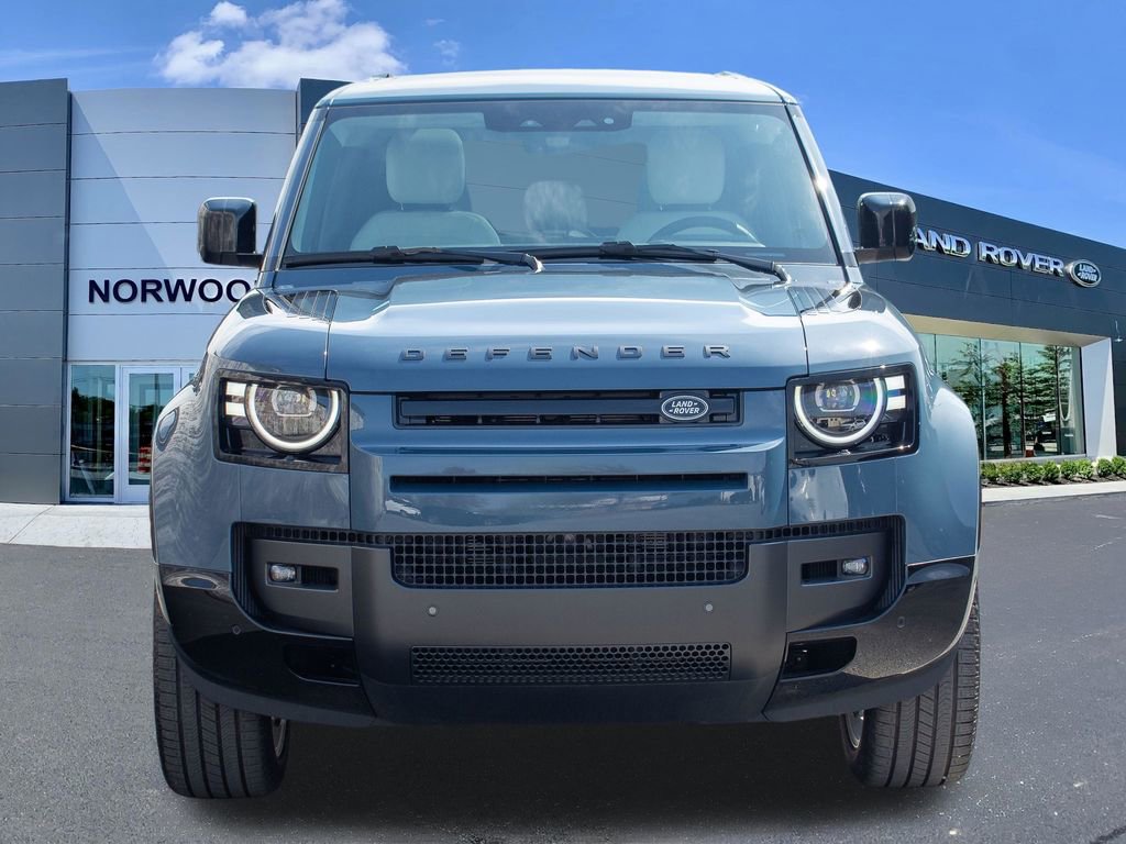 New 2026 Land Rover Defender 110 X-Dynamic SE image 2