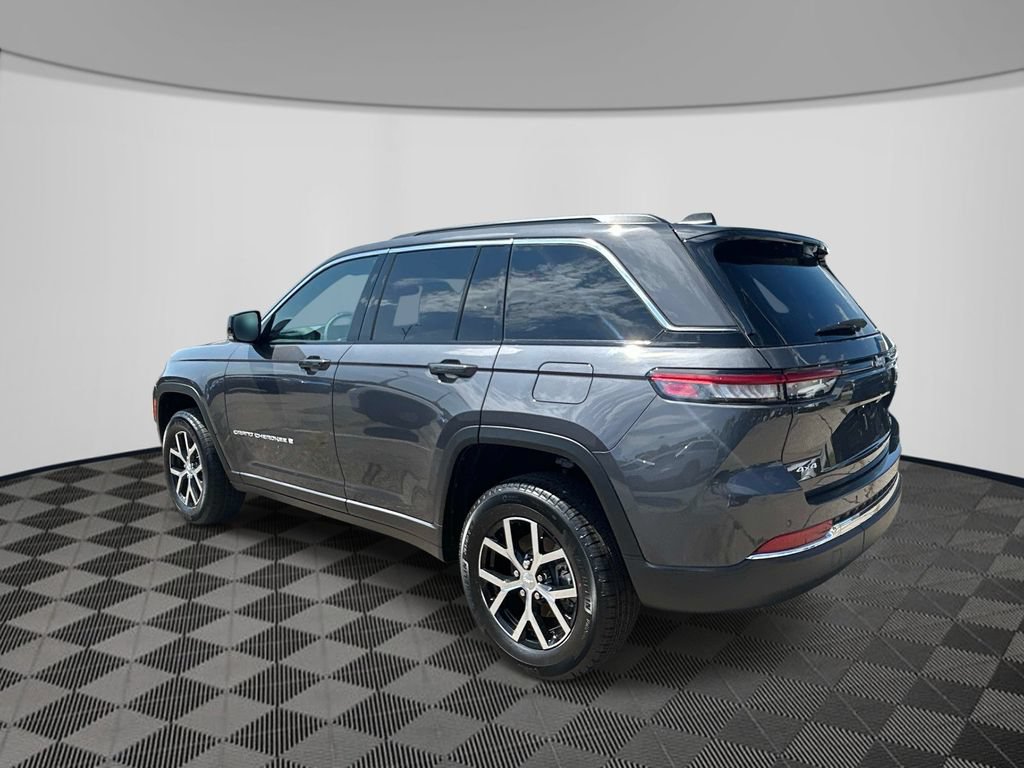 Used 2025 Jeep Grand Cherokee Limited AWD/4WD image 3