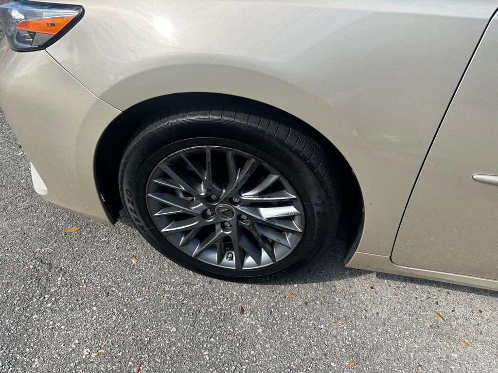 Used 2018 Lexus ES 350 w/ Navigation System Package image 9