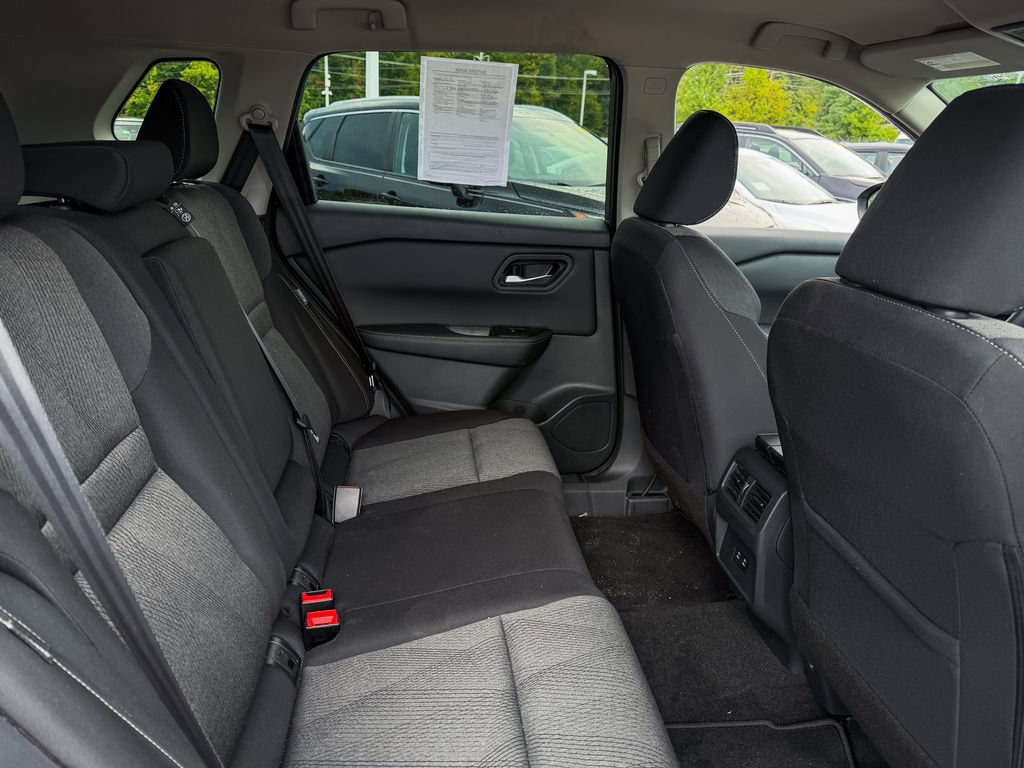 Certified 2025 Nissan Rogue SV AWD/4WD image 18