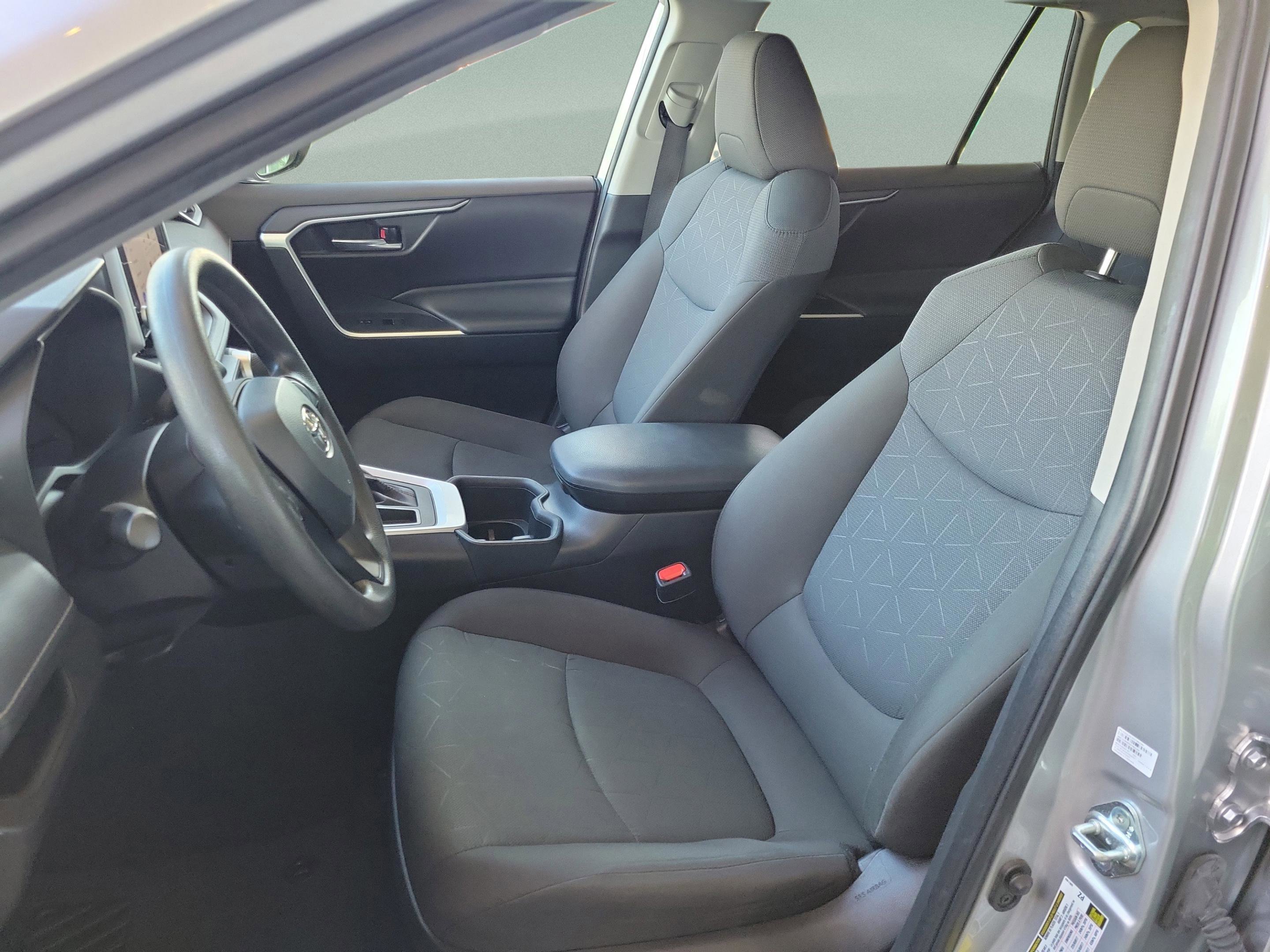 Used 2024 Toyota RAV4 XLE w/ Convenience Package image 9