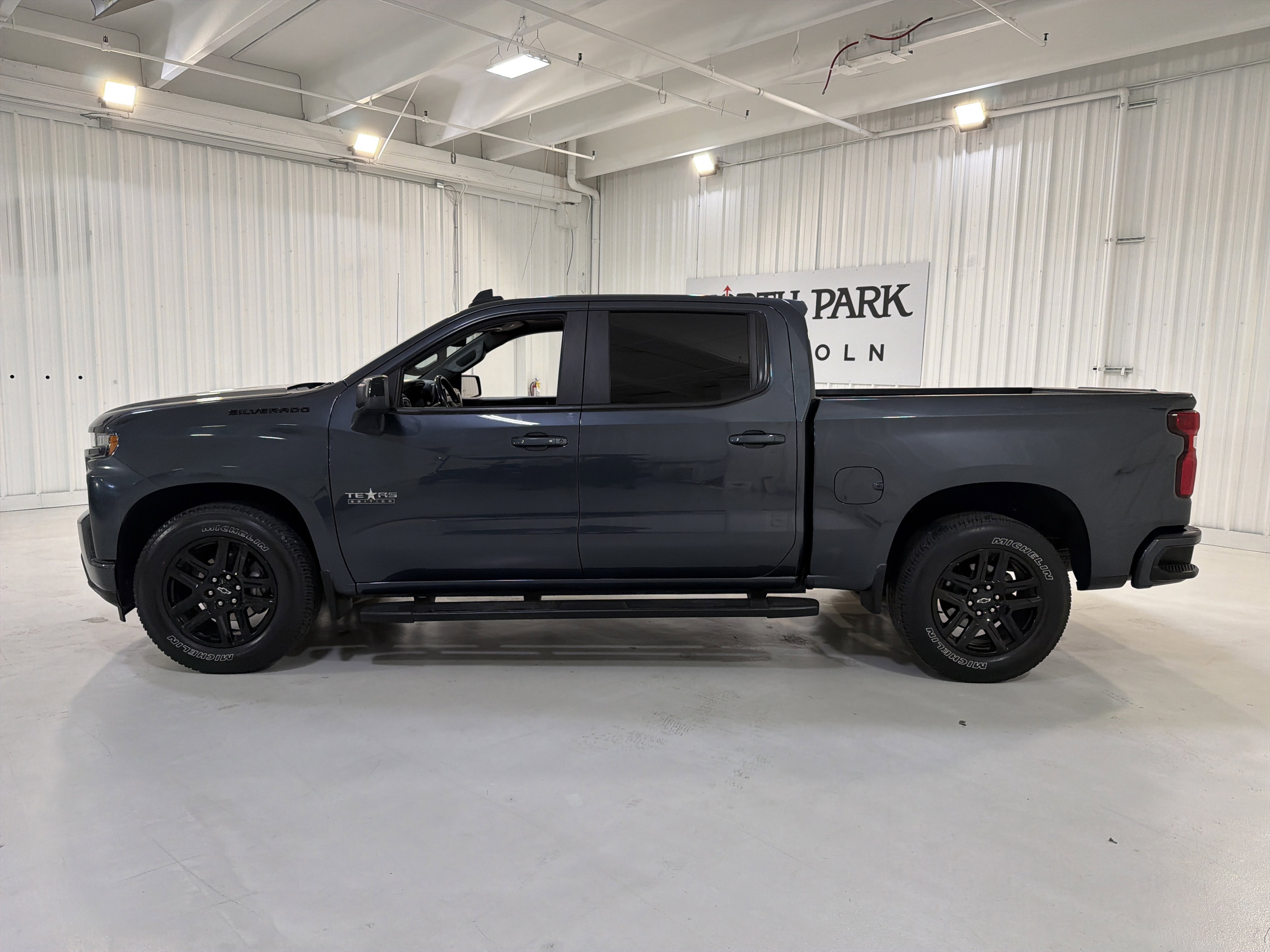 Used 2021 Chevrolet Silverado 1500 RST w/ LPO, Blackout Package image 2