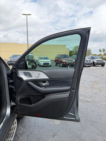 Used 2020 Mercedes-Benz GLE 350 4MATIC w/ Premium Package image 13