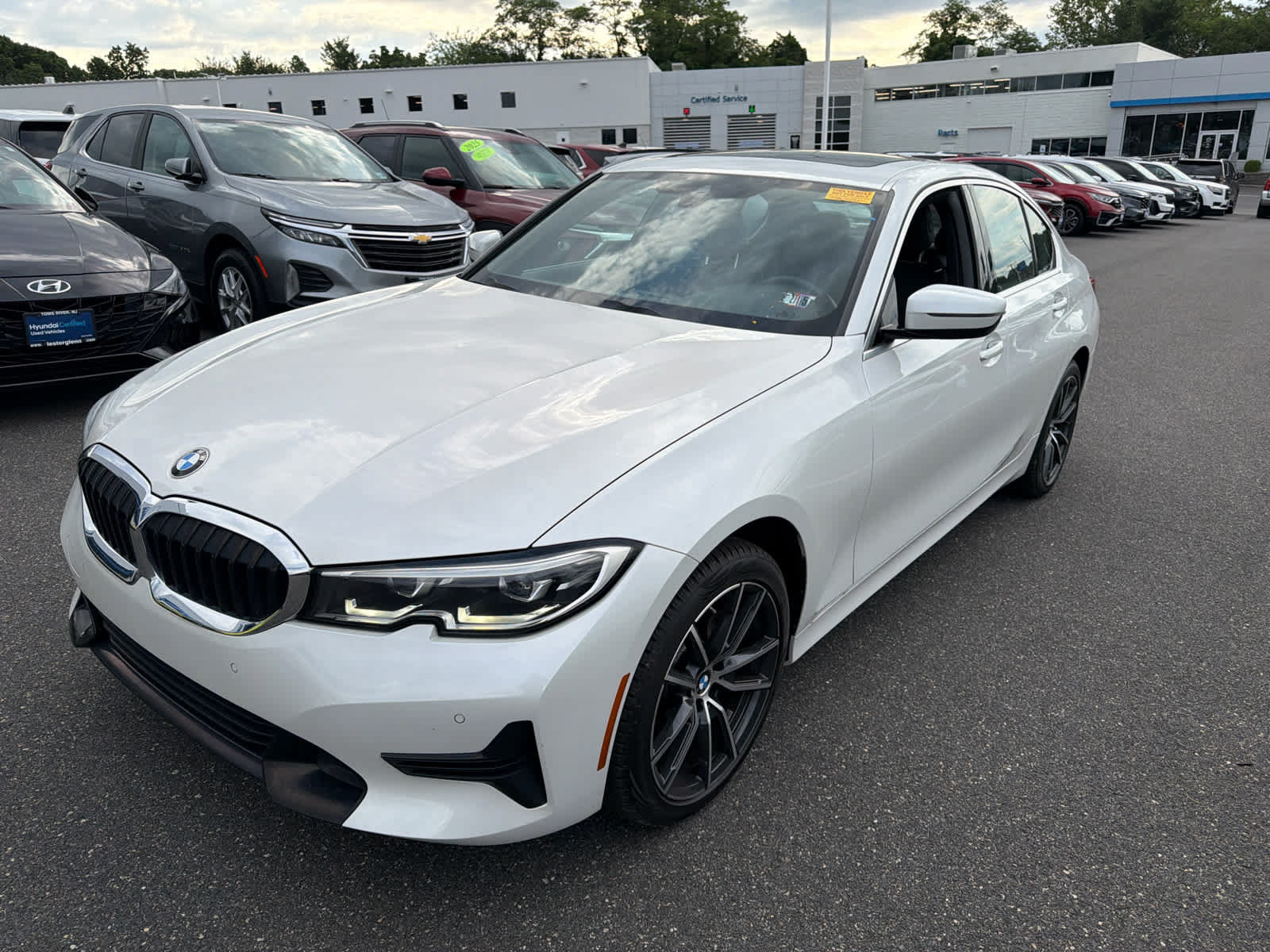 Used 2019 BMW 330i xDrive Sedan w/ Convenience Package AWD/4WD image 6